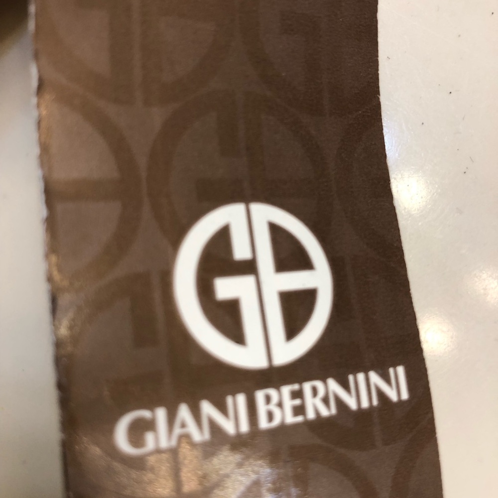 Beautiful Giani Bernini Mauve Wallet with Card Slots - Picture 7 of 7
